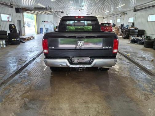 2016 RAM 1500 SLT