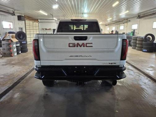 2024 GMC Sierra 2500 AT4