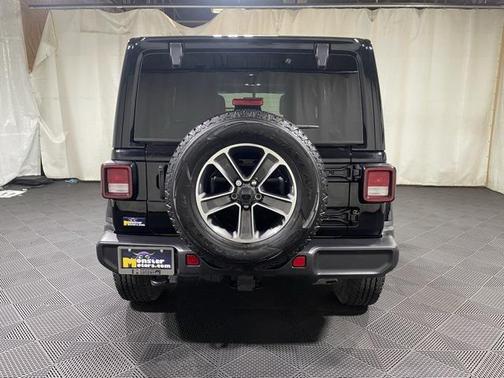 2023 Jeep Wrangler 4-Door Sahara