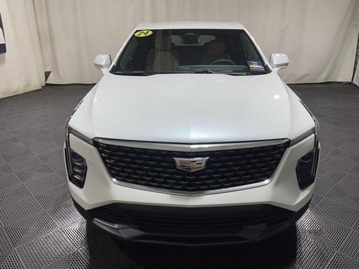 2024 Cadillac XT4 Luxury
