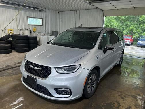 2023 Chrysler Pacifica Hybrid Limited