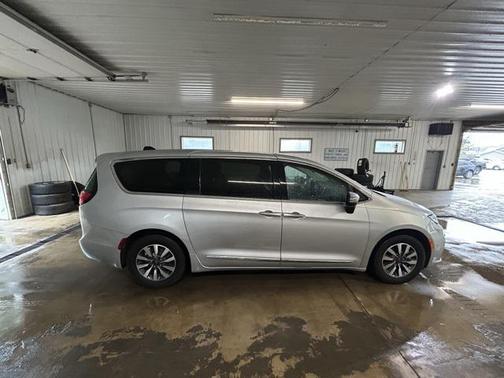 2023 Chrysler Pacifica Hybrid Limited