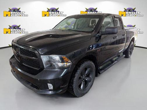 Brilliant Black Crystal Pearlcoat 2017 RAM 1500 Express