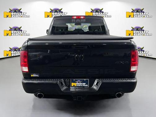 Brilliant Black Crystal Pearlcoat 2017 RAM 1500 Express