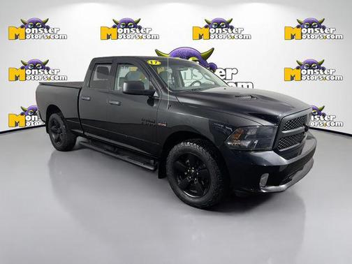 Brilliant Black Crystal Pearlcoat 2017 RAM 1500 Express