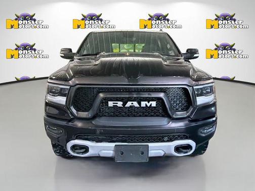 Diamond Black Crystal Pearlcoat 2019 RAM 1500 Rebel