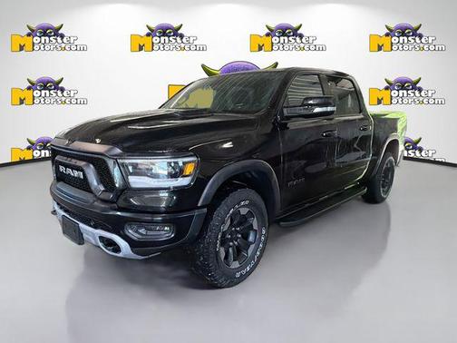 Diamond Black Crystal Pearlcoat 2019 RAM 1500 Rebel