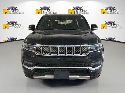 Diamond Black Crystal Pearlcoat 2022 Jeep Grand Wagoneer Series III