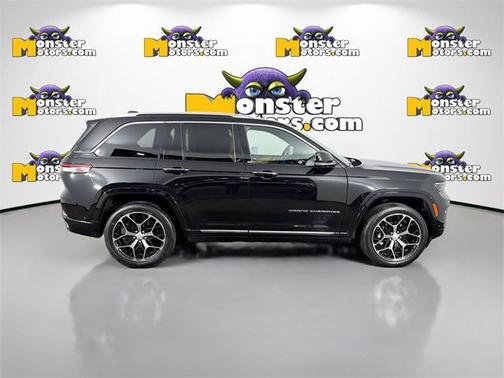 2022 Jeep Grand Cherokee Summit
