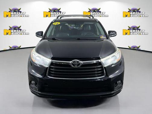 Midnight Black Metallic 2016 Toyota Highlander XLE