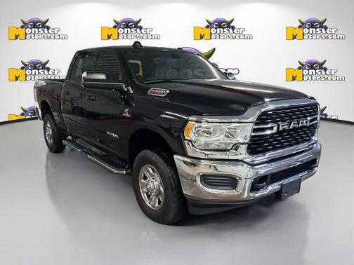 Diamond Black Crystal Pearlcoat 2022 RAM 2500 Big Horn Crew Cab 4x4 6'4' Box