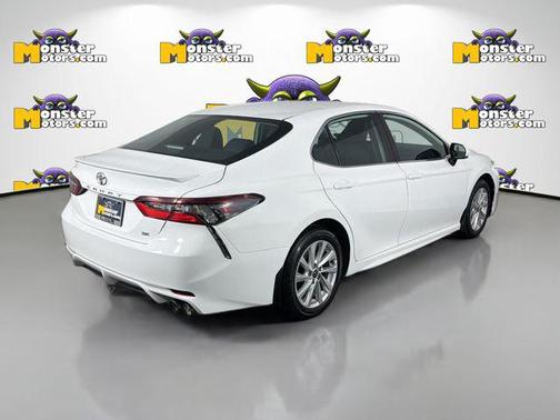 Ice Cap 2024 Toyota Camry SE