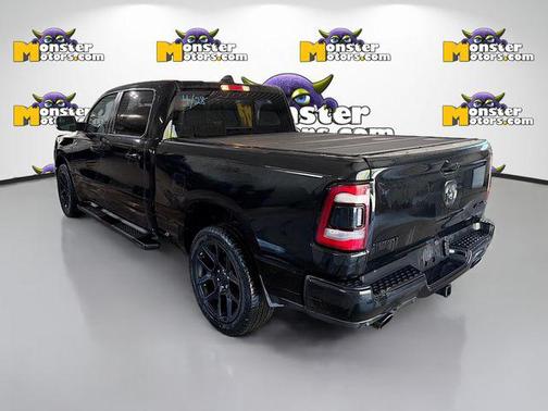 Diamond Black Crystal Pearlcoat 2022 RAM 1500 Sport