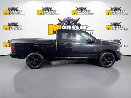 Brilliant Black Crystal Pearlcoat 2019 RAM 1500 Express