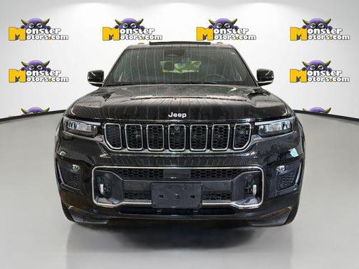 Diamond Black Crystal Pearlcoat 2024 Jeep Grand Cherokee L Overland