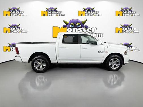 Bright White Clearcoat 2017 RAM 1500 Sport