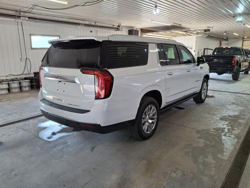2022 GMC Yukon XL Denali