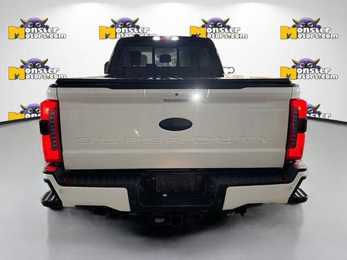 White 2024 Ford F-250 Lariat