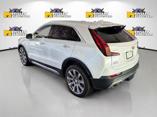 Crystal White Tricoat 2022 Cadillac XT4 Premium Luxury