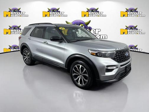 Carbonized Gray Metallic 2024 Ford Explorer ST-Line