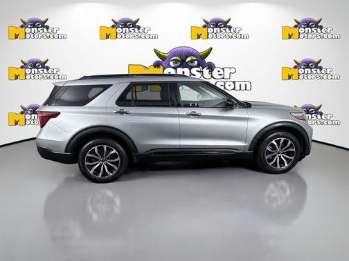 Carbonized Gray Metallic 2024 Ford Explorer ST-Line