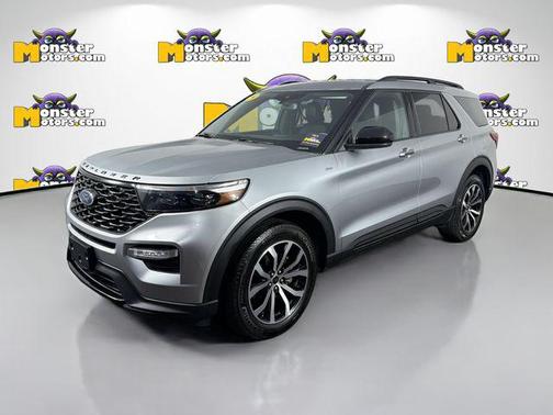 Carbonized Gray Metallic 2024 Ford Explorer ST-Line