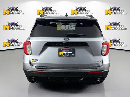Carbonized Gray Metallic 2024 Ford Explorer ST-Line