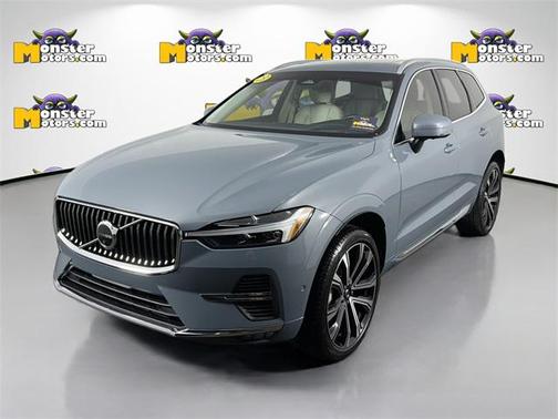 2023 Volvo XC60 B5 Ultimate Bright Theme