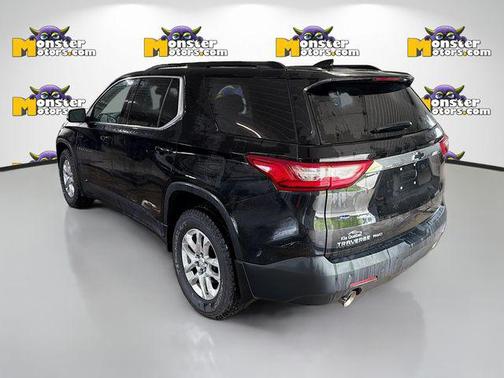 Black 2021 Chevrolet Traverse LT Cloth