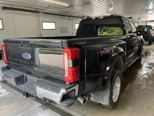 2023 Ford F-450 Lariat
