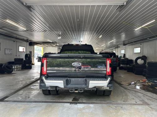 2023 Ford F-450 Lariat
