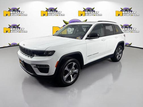 Bright White Clearcoat 2023 Jeep Grand Cherokee Limited