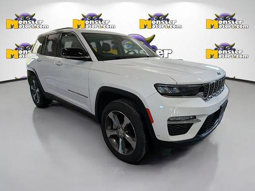 Bright White Clearcoat 2023 Jeep Grand Cherokee Limited