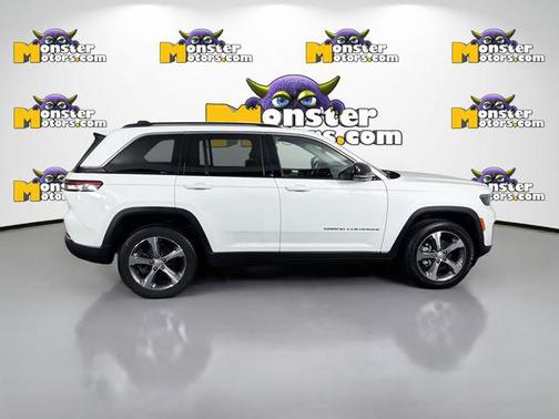 Bright White Clearcoat 2023 Jeep Grand Cherokee Limited
