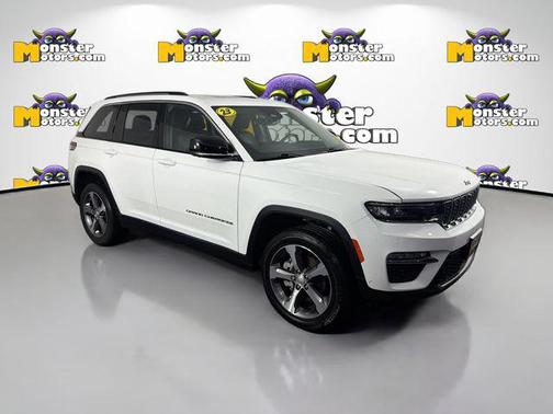 Bright White Clearcoat 2023 Jeep Grand Cherokee Limited