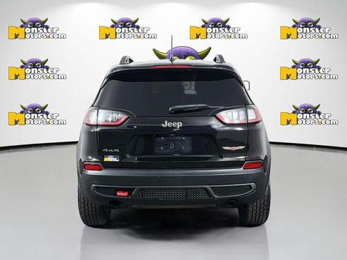 Diamond Black Crystal Pearlcoat 2020 Jeep Cherokee Trailhawk