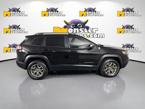 Diamond Black Crystal Pearlcoat 2020 Jeep Cherokee Trailhawk