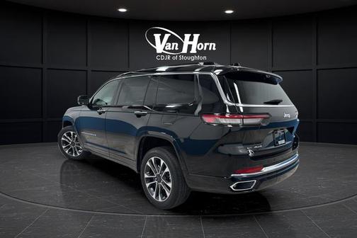 Diamond Black Crystal Pearlcoat 2021 Jeep Grand Cherokee L Overland