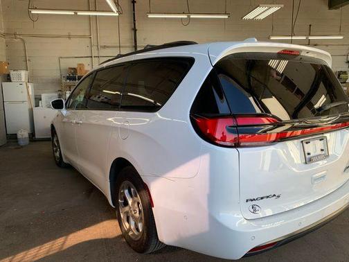 2021 Chrysler Pacifica Hybrid Limited