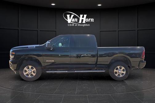 Diamond Black Crystal Pearlcoat 2026 RAM 2500 Big Horn Crew Cab 4x4 6'4' Box