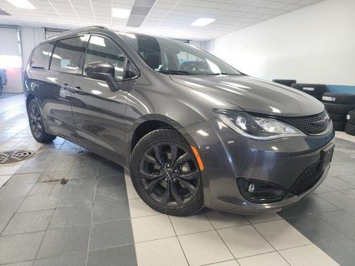 2018 Chrysler Pacifica Touring Plus