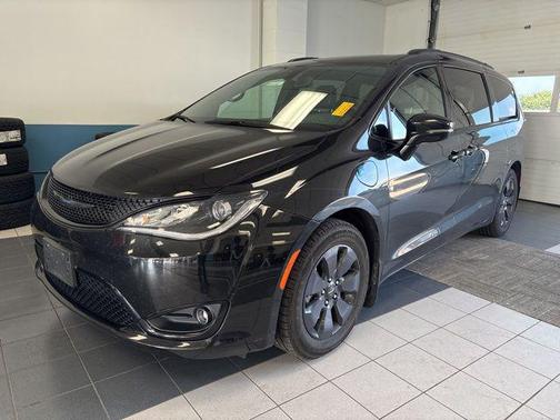2020 Chrysler Pacifica Hybrid Limited