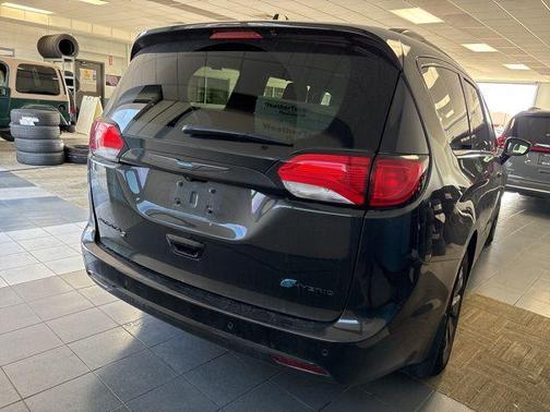 2020 Chrysler Pacifica Hybrid Limited