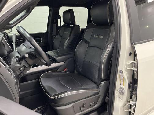 2022 RAM 2500 Laramie Crew Cab 4x4 6'4' Box