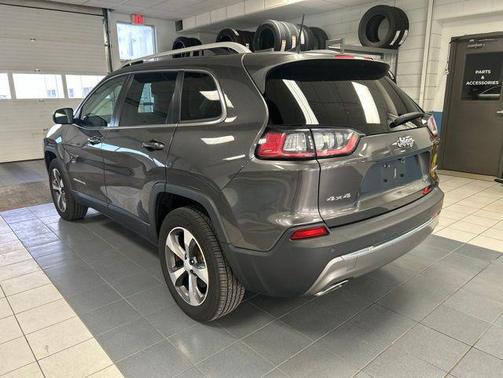 Granite Crystal Metallic Clearcoat 2019 Jeep Cherokee Limited