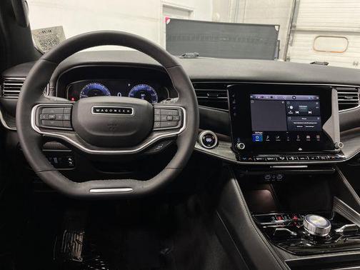 2024 Jeep Wagoneer L Series III 4x4