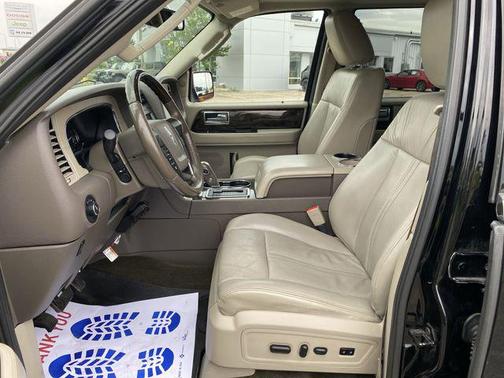 2017 Lincoln Navigator Select