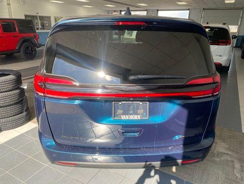 Fathom Blue Pearlcoat 2022 Chrysler Pacifica Hybrid Touring L