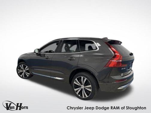 2022 Volvo XC60 Recharge Plug-In Hybrid T8 Inscription