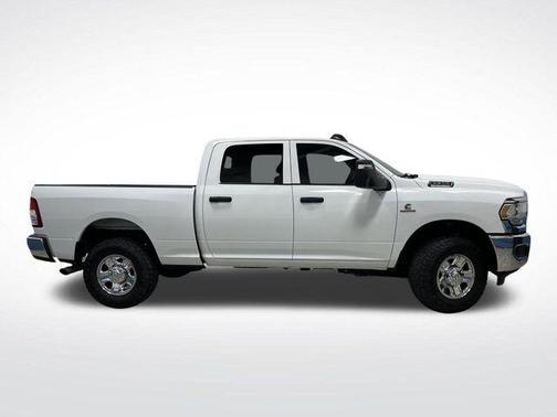 2023 RAM 2500 Tradesman Crew Cab 4x4 6'4' Box